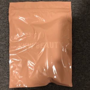 KKW Beauty Creme Contour & Highlight Kit in Medium